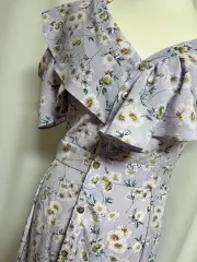 エレガント ショルダーラインの ロング丈ワンピース