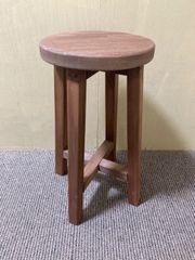 天然木　手作り丸型ブラウンスツール