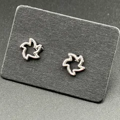 【新品】樹脂ピアス 両耳セット 金属アレルギー対応 樹脂キャッチ付 ◆シルバー 風車  縁 キレイ  チャーム◆ワンポイント スタッドピアス◆ 樹脂ポスト 軽量 シンプル デザイン