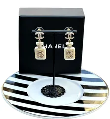 CHANEL シャネル　イヤリング 香水 No.5 セット 未使用　ビンテージ CHANEL シャネル イヤリング 香水 No.5 セット 未使用 ビンテージ