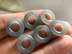 RS11-59 糯氷種 薄青灰 玉壁 平安守り ドグアテマラ産 A貨 本翡翠 ルース