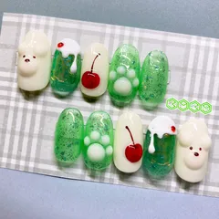 ネイルチップ　メロンクリームソーダ　くまちゃん