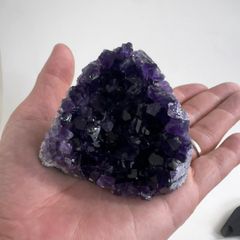 【E30738】 ウルグアイ産 アメシスト 天然石 鉱物 原石 パワーストーン 紫水晶 アメジスト