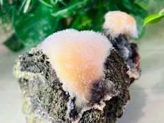 ふわふわメソナイト&トムソナイト　心の平穏にꕤ︎︎　繊維状結晶　原石　母岩付き