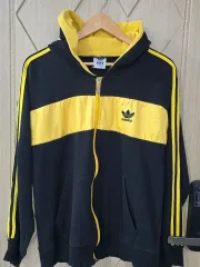 アディジャス フード付き ジップアップパーカー