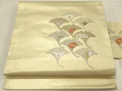 正絹　名古屋帯　白　美品　スワトウ刺繍 正絹 名古屋帯 白 美品 スワトウ刺繍 正絹 名古屋帯 白 美品