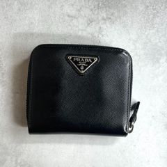 PRADA プラダ / サフィアーノトライアングルコンパクトウォレット ブラック