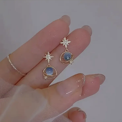 20.ブルーキュービックジルコンピアス