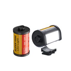 【人気商品】TTArtisan ミニライト 6000k/4500k/3000k CRI95+ マグネティックマウント0-180度調整 クラシックな135フィルムの外観 充電式ミニLEDカメラライト 補助照明 ストラップ穴付き SUPER MINI LED ライ
