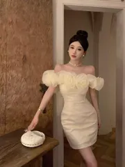 大人気??華やかオフショルミニドレス　パーティー向け　花柄デザイン