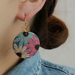 ピアス レディース 両耳セット フック レトロ アクセサリー アンティーク 昭和 花柄 蝶 蝶々 サークル 円 ラウンド ファッション 小物 おしゃれ 可愛い ひっかけタイプ ぶら下がり 春 夏 秋 マーガレット ひまわり フラワー プチプラ 送料無料 安い