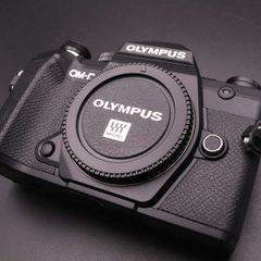 OLYMPUS ミラーレス一眼カメラ OM-D E-M5 MarkIII ボディー ブラック 【中古】