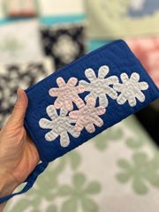＜正規品＞お財布ストラップ付♡ガーデニア♡ロイヤルブルー♡ ハワイアンキルト