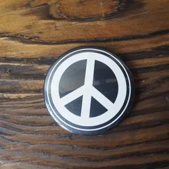 ピースマーク 缶バッジ (Aピースマーク白) Peace symbol 54mm キャップ 帽子 バックパック リュック 缶バッチ アメリカ 平和 象徴