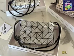 【今日特価】Issey Miyake イッセイ・ミヤケ 新作 ロープ締めしめ豆腐バッグ 高適合性 ボックス付き-WTO輸入2