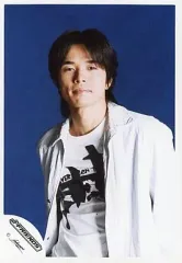 【中古】生写真(ジャニーズ) V6/井ノ原快彦/上半身・シャツ白・背景青/ロゴ「J-FRIENDS」/公式生写真