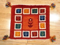 新入荷】ペルシャ　ギャッベ　ミニマット　45x39㎝ 茜色　桃色　花　パネル