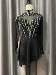 2025年最新】フィギュアスケート衣装の人気アイテム - メルカリ