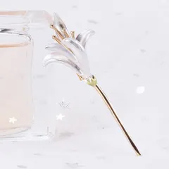 ユリ 花 ブローチ ブルー ワンポイント かわいい 上品 フラワー 百合 幸運 開運 愛 夢 ギフト 贈り物 フラワー アクセサリー 新品