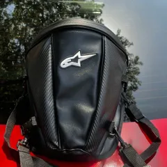 新品 アルパインスターズ Alpinestars オートバイ シートバック リュック サイドバッグ リアシートバッグ カウル型 簡易防水 レザー×メッ