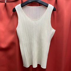 PLEATS PLEASE】トップス チュニック ノースリーブ スリット - メルカリ