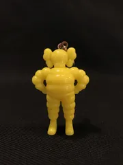 2025年最新】kaws chumの人気アイテム - メルカリ