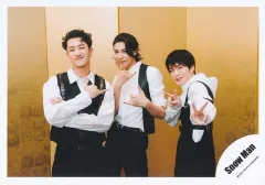 【中古】生写真(ジャニーズ) Snow Man/岩本照・深澤辰哉・ラウール/横型・膝上/アルバム「Snow Labo. S2」MV＆ジャケ写オフショット/公式生写真