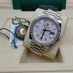 新品未使用 箱付 ROLEX　 ロレックス 腕時計です