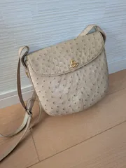 ショルダーバッグ　レディース　皮　革