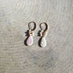 Ouca（ウーサ）ピアス／【一点もの】小粒パール×しずく型バロックパールのピアス＊イヤリング金具へ交換可能です◎