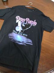 DEEP PURPLE / ディープ・パープル 『SMOKE ON THE WATER』 正規品ロックTシャツ（新品） Mサイズ