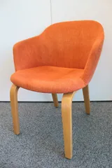 【東京都限定送料2200円も可】QUON　クオン　ダイニングチェア　椅子　イス　オレンジ　北欧　店舗什器　カフェ　ミーティングチェア　施設　病院　クリニック　美容室　待合