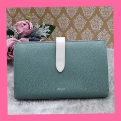 極美品 CELINE ミディアム ストラップ ウォレット モスグリーン 極美品 CELINE ミディアム ストラップ ウォレット モスグリーン