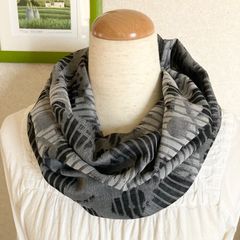 モノトーン花柄ストライプの薄くてかるーいダブルガーゼスヌード、シングル、ねじりあり