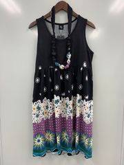 【Ping　Qiong】柄付き　ワンピース　ボンボンネックレス付き　ひざ下くらい　タグ付き