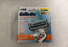 ■Gillette ジレットスキンガード 替刃8コ入　 電動タイプ  敏感肌 未使用　未開封■