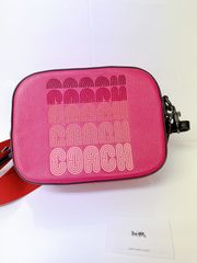 COACH/コーチ　ショルダーバッグ　カメラバッグ　限定カラー　ペブルドレザー　ピンク　070　NT007