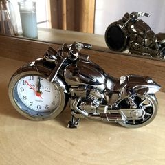 【SHOPS】インテリア レトロ アンティーク バイク オートバイ 可愛い おしゃれ 置き時計 北欧 時計 ヴィンテージ 時計 ブラック テーブル 装飾 レトロ アンティーク 時計 ヴィンテージ  ベッドサイド 玄関 居間 リビング