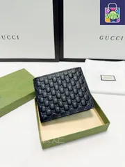 【今日特価】Gucci グッチ スプリームキャンバスシリーズ 牛皮内格を採用する