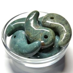 モスアゲート　35ｍｍ勾玉　2個セット[Bタイプ]　　☆天然石 お買い得 高品質