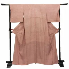 京やC085 正絹 小紋 三角 ひし形 鱗文様 ちりめん 絹100％ 伝統工芸 幾何学模様 紅葉色×生成り お仕立て上がり リサイクル着物 美品　送料無料