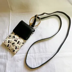 美品　スマホポーチ スマホショルダーバッグ ミッキー  ブラック ホワイト