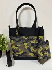 【裁縫ストア・ボヌール】大人かわいい　迷彩柄　キルティング生地　トートバック　ミニポーチ　ショルダーバッグ　ショルダーストラップ付き　ハンドバッグ  ハンドメイド / №500-390