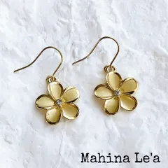 プルメリア ゴールド シンプル フックピアス 秋冬ピアス リゾートアクセ ハワイアンアクセサリー ハワイアンジュエリー プチギフト プレゼント