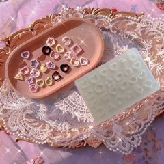 シリコンモールド　デコパーツ　封入パーツ　ハート　肉球　星　トレカケース　レジン