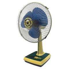 サンヨー SANYO 扇風機 30cm 卓上扇 昭和レトロ家電 ヴィンテージ アンティーク 【置物】【ジャンク】【沖縄・離島配送不可】