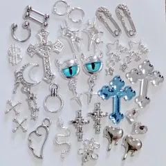 No.110　サブカル　水色　シルバー　目玉　モンスター　十字架　ピアス　ネイルパーツ　まとめ売り