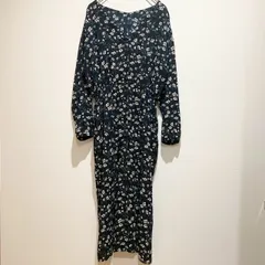 LOWRYSFARM ローリーズファーム　レディース　ワンピース　ロングワンピース　長袖　Vネック　花柄　小花柄　総柄　ネイビー　ホワイト　マルチカラー　ゆったり　カジュアル　かわいい　SU377h807