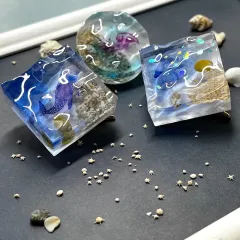 神秘的クラゲ(手描き) レジンヘアゴム　ブローチ　ポニーフック　ペンダント 神秘的クラゲ(手描き) レジンヘアゴム ブローチ ポニーフック