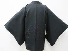 【一輝堂】【着物】 羽織 黒羽織 観世水に葉文 羽織紐付き 身丈約71.5cm 裄丈約61.5cm 25z01-575